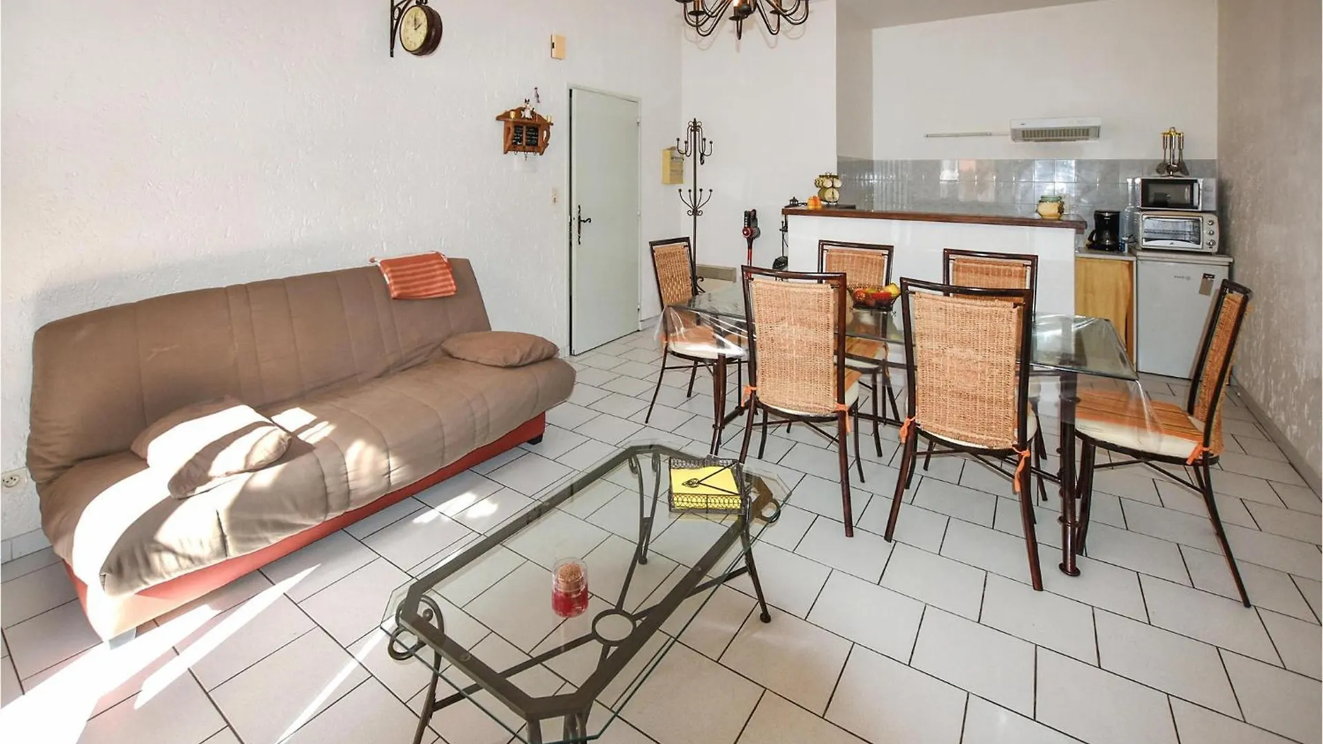 Gorgeous Apartment In Ruoms With Kitchen Francja