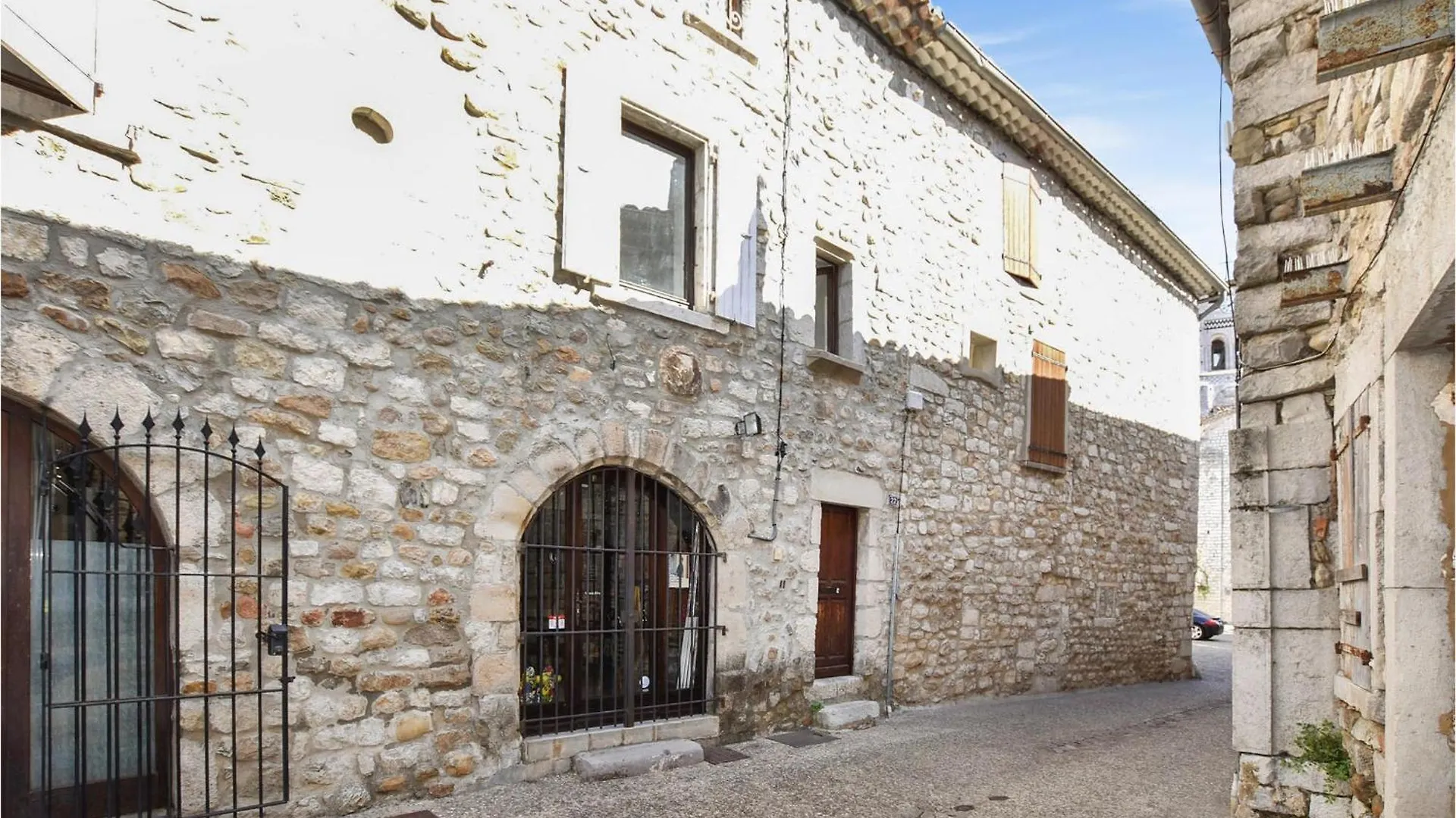 Gorgeous Apartment In Ruoms With Kitchen